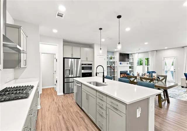 Photo 4 of Townhouse for sale at 604 Spadina Rd, Marietta, GA 30060 | MLS# 7832051 | Listing updated on 2026-09-13