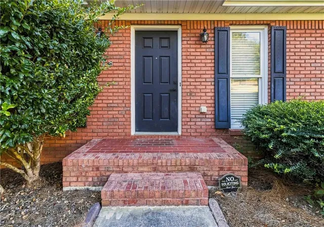 Photo 3 of Single family home for sale at 3014 Spring Ct, Loganville, GA 30052 | MLS# 7836759 | Listing updated on 2026-09-17