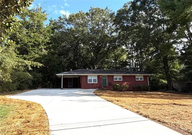 Photo 2 of Single family home for sale at 11601 Veterans Memorial Hwy, Douglasville, GA 30134 | MLS# 7835128 | Listing updated on 2026-09-14