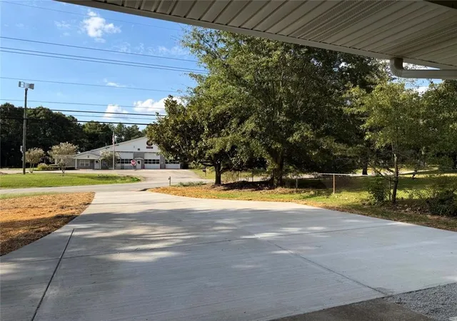 Photo 32 of Single family home for sale at 11601 Veterans Memorial Hwy, Douglasville, GA 30134 | MLS# 7835128 | Listing updated on 2026-09-14