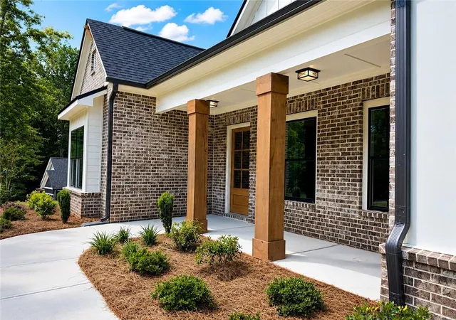 Photo 3 of Single family home for sale at 91 Lenten Rose Ln, Pendergrass, GA 30567 | MLS# 7844461 | Listing updated on 2026-09-26