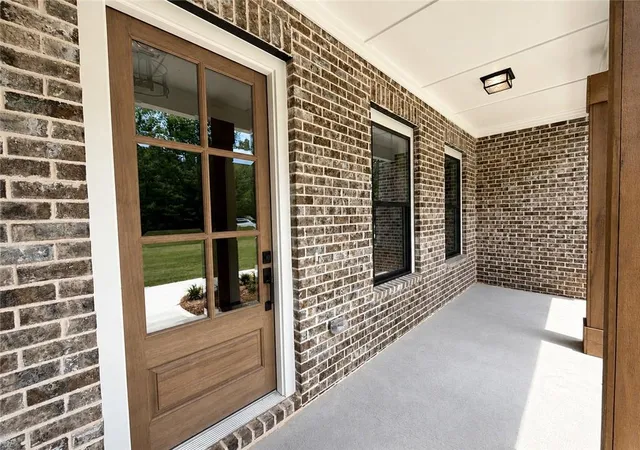 Photo 4 of Single family home for sale at 91 Lenten Rose Ln, Pendergrass, GA 30567 | MLS# 7844461 | Listing updated on 2026-09-26