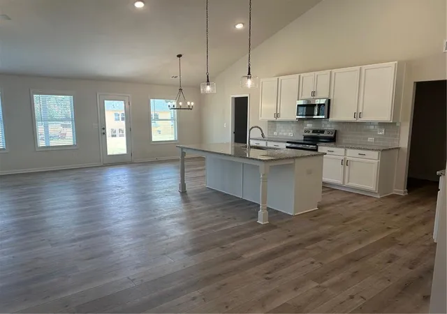 Photo 3 of Single family home for sale at 645 Rodeo Dr, Auburn, GA 30011 | MLS# 7849449 | Listing updated on 2026-10-30