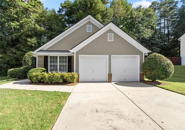 Photo 2 of Single family home for sale at 1421 Pine Acre Dr, Sugar Hill, GA 30518 | MLS# 7817562 | Listing updated on 2026-09-16