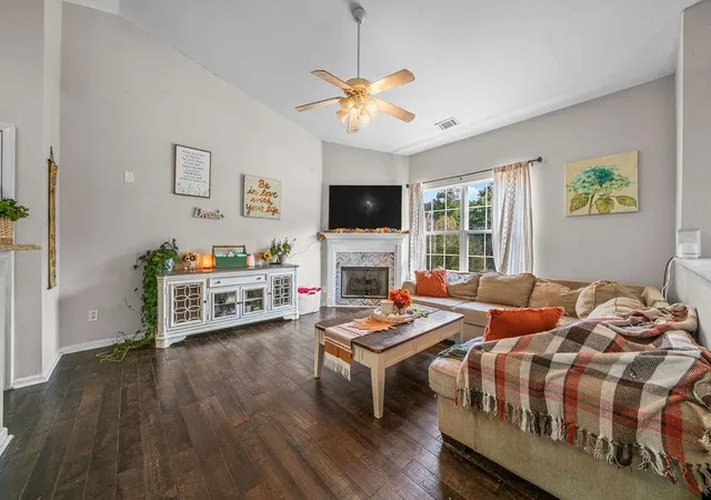 Photo 3 of Single family home for sale at 19 Sw Highlander Trl, Rome, GA 30165 | MLS# 7830004 | Listing updated on 2026-09-20