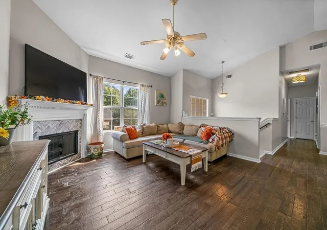 Photo 3 of Single family home for sale at 19 SW Highlander Trl, Rome, GA 30165 | MLS# 7830004 | Listing updated on 2026-09-20