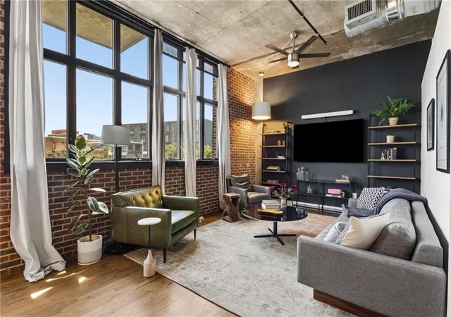 Photo 1 of Sale Pending at 640 Glen Iris Dr Ne #302, Atlanta, GA 30308 | MLS# 7840482 | Listing updated on 2026-10-06