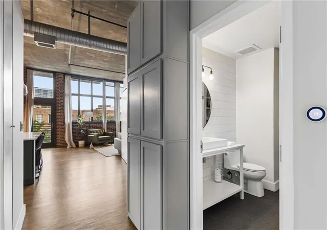 Photo 3 of Sale Pending at 640 Glen Iris Dr Ne #302, Atlanta, GA 30308 | MLS# 7840482 | Listing updated on 2026-10-06