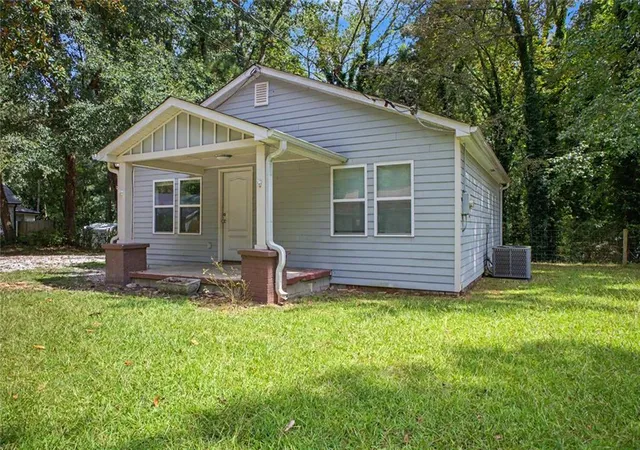 Photo 1 of Single family home for sale at 313 Walker Dr, Monroe, GA 30655 | MLS# 7836085 | Listing updated on 2026-09-11