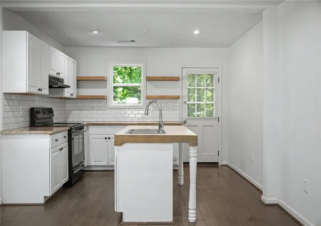 Photo 4 of Single family home for sale at 313 Walker Dr, Monroe, GA 30655 | MLS# 7836085 | Listing updated on 2026-09-11