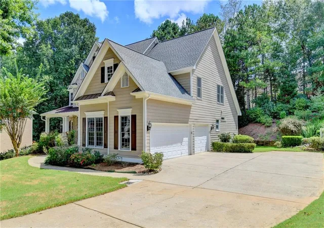 Photo 2 of Single family home for sale at 455 Hillcrest View Dr, Suwanee, GA 30024 | MLS# 7826638 | Listing updated on 2026-09-12