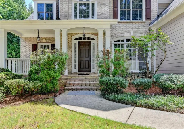 Photo 3 of Single family home for sale at 455 Hillcrest View Dr, Suwanee, GA 30024 | MLS# 7826638 | Listing updated on 2026-09-12
