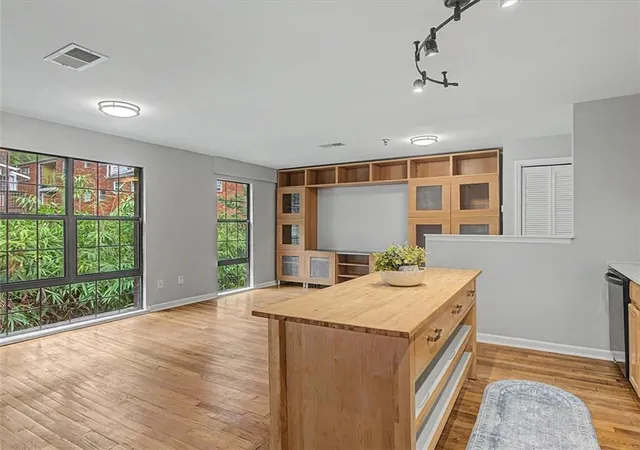 Photo 4 of Condo for sale at 317 8th Street NE #7, Atlanta, GA 30309 | MLS# 7829082 | Listing updated on 2026-09-13