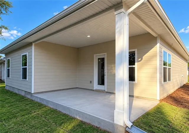 Photo 2 of Single family home for sale at 202 Chaucer Ln, Carrollton, GA 30117 | MLS# 7859539 | Listing updated on 2026-10-29