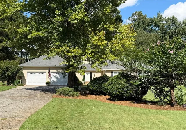 Photo 2 of Single family home for sale at 1996 Amber Leaf Ct, Jonesboro, GA 30236 | MLS# 7854025 | Listing updated on 2026-10-15