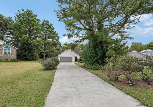 Photo 2 of Sale Pending at 23 Abington Ct, Cartersville, GA 30120 | MLS# 7832875 | Listing updated on 2026-09-05