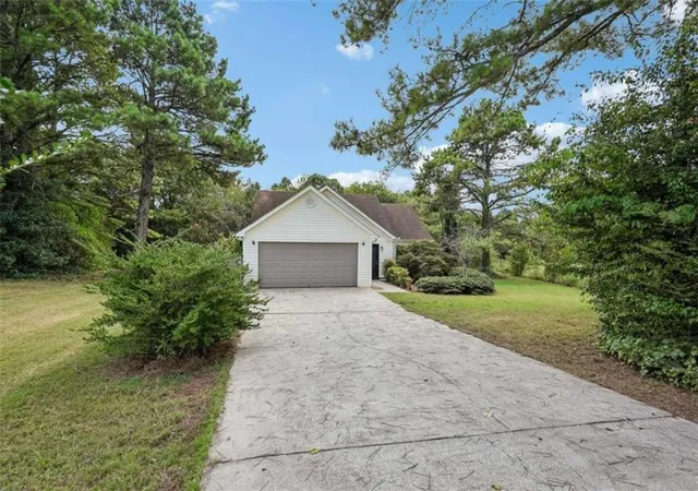 Photo 3 of Sale Pending at 23 Abington Ct, Cartersville, GA 30120 | MLS# 7832875 | Listing updated on 2026-09-05