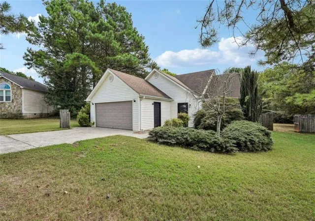 Photo 3 of Sale Pending at 23 Abington Ct, Cartersville, GA 30120 | MLS# 7832875 | Listing updated on 2026-09-05