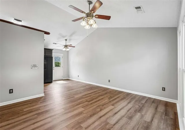 Photo 4 of Sale Pending at 23 Abington Ct, Cartersville, GA 30120 | MLS# 7832875 | Listing updated on 2026-09-05