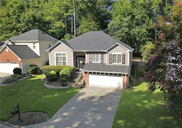 Photo 3 of Single family home for sale at 8965 Clb River Dr, Roswell, GA 30076 | MLS# 7833254 | Listing updated on 2026-09-17