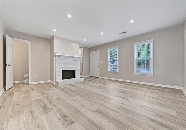 Photo 4 of Townhouse for sale at 303 Timber Crk Ln SW, Marietta, GA 30060 | MLS# 7833002 | Listing updated on 2026-09-16