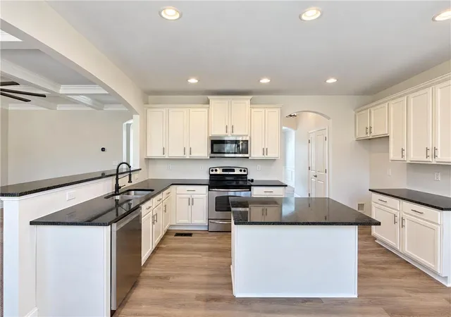 Photo 2 of Single family home for sale at 9410 Woodland Tree Ln, Cumming, GA 30028 | MLS# 7860132 | Listing updated on 2026-10-28
