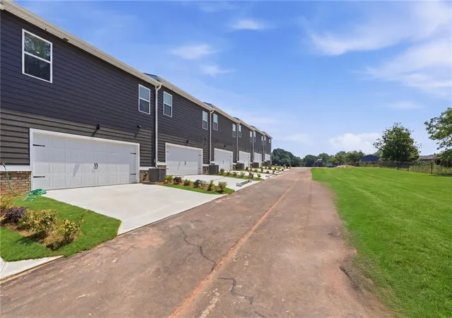 Photo 31 of Townhouse for sale at 3637 Pkwy James Dr, Snellville, GA 30039 | MLS# 7833373 | Listing updated on 2026-09-07