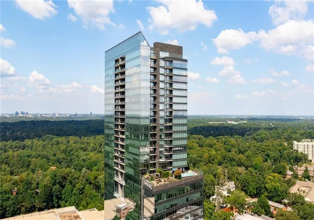Photo 2 of Condo for sale at 3630 Peachtree Rd Ne #2604, Atlanta, GA 30326 | MLS# 7813935 | Listing updated on 2026-09-08