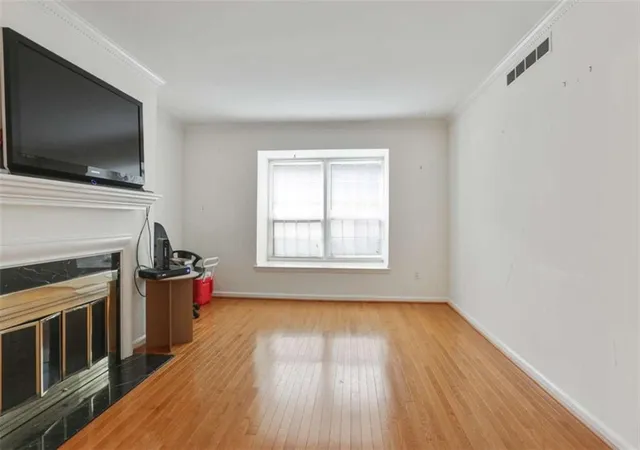 Photo 4 of Condo for sale at 158 Maribeau Sq, Atlanta, GA 30327 | MLS# 7837471 | Listing updated on 2026-09-23