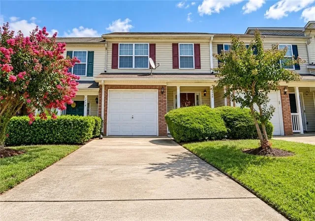 Townhouse for sale at 1476 April Ln, Morrow, GA 30260 | MLS# 7839096