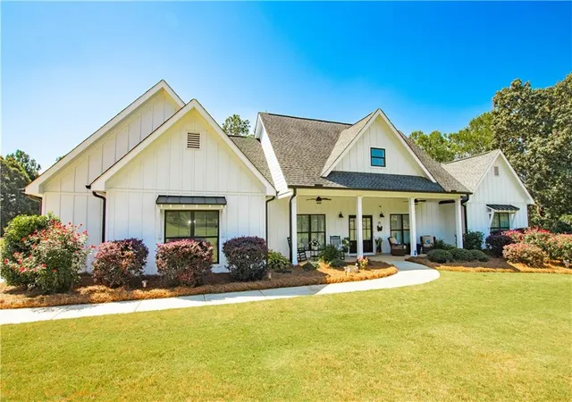Photo 1 of Sale Pending at 2007 Tallassee Rd, Statham, GA 30666 | MLS# 7838778 | Listing updated on 2026-09-28