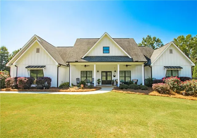 Photo 2 of Sale Pending at 2007 Tallassee Rd, Statham, GA 30666 | MLS# 7838778 | Listing updated on 2026-09-28