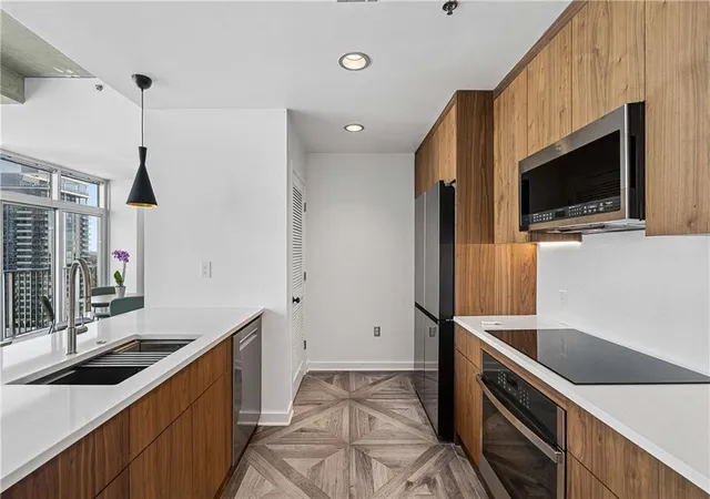 Listing Photo 1 - Condo for sale in building located at 943 Peachtree St Ne, Atlanta, GA 30309 - Unit #1618