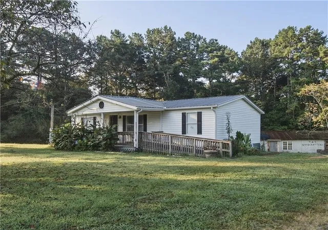 Photo 3 of Single family home for sale at 285 Mountain View Dr Se, Calhoun, GA 30701 | MLS# 7839477 | Listing updated on 2026-09-29