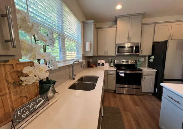 Photo 4 of Townhouse for sale at 7705 Baron Rd, Fairburn, GA 30213 | MLS# 7841815 | Listing updated on 2026-09-29
