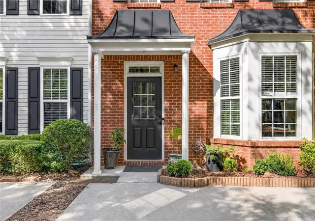 Photo 2 of Townhouse for sale at 570 Gale Ct, Alpharetta, GA 30004 | MLS# 7836374 | Listing updated on 2026-09-22
