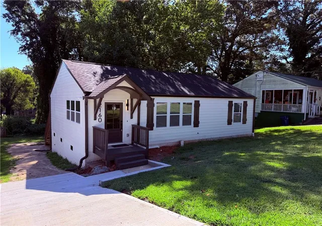Photo 2 of Sale Pending at 2160 Castlewood St, Atlanta, GA 30344 | MLS# 7834888 | Listing updated on 2026-09-12