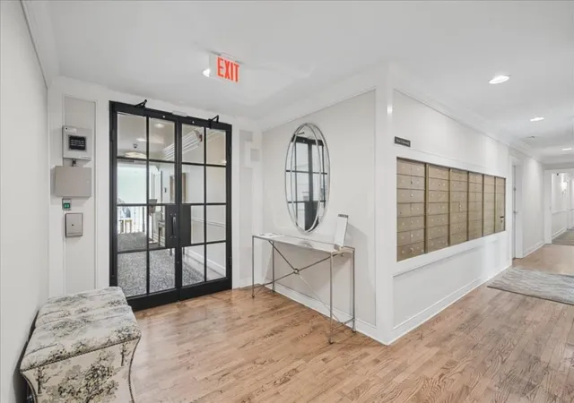 Listing Photo 4 - Condo for sale in building located at 175 15th St NE, Atlanta, GA 30309 - Unit #208