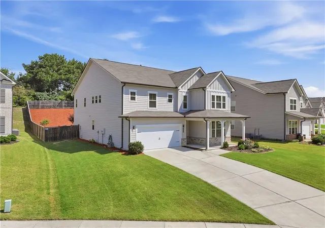 Photo 2 of Sale Pending at 3402 Grace Farm Ln, Buford, GA 30519 | MLS# 7840353 | Listing updated on 2026-10-03