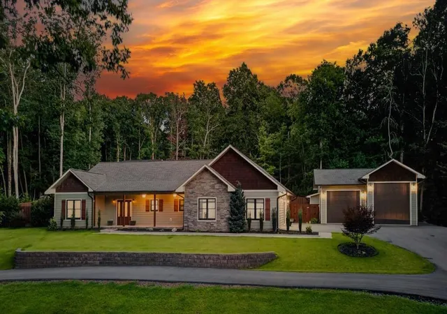 Photo 1 of Single family home for sale at 52 Ivy Ridge Ct, Blue Ridge, GA 30513 | MLS# 7833957 | Listing updated on 2026-09-19