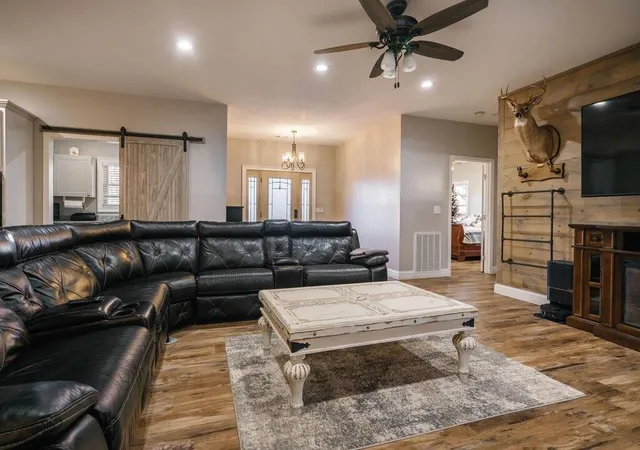 Photo 3 of Single family home for sale at 52 Ivy Ridge Ct, Blue Ridge, GA 30513 | MLS# 7833957 | Listing updated on 2026-09-19