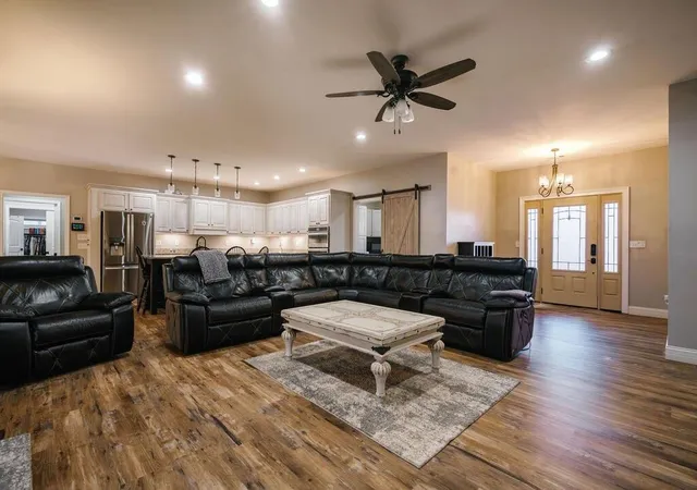 Photo 3 of Single family home for sale at 52 Ivy Ridge Ct, Blue Ridge, GA 30513 | MLS# 7833957 | Listing updated on 2026-09-19