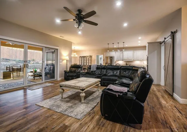Photo 4 of Single family home for sale at 52 Ivy Ridge Ct, Blue Ridge, GA 30513 | MLS# 7833957 | Listing updated on 2026-09-19