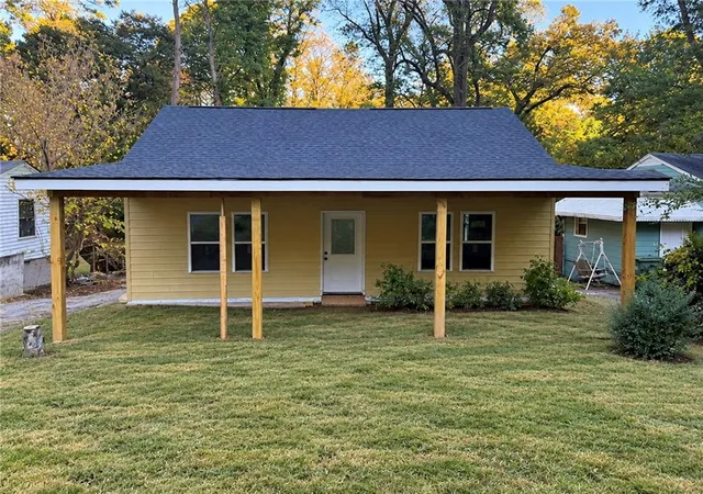 Photo 1 of Sale Pending at 879 Edwin Pl Nw, Atlanta, GA 30318 | MLS# 7838917 | Listing updated on 2026-10-01