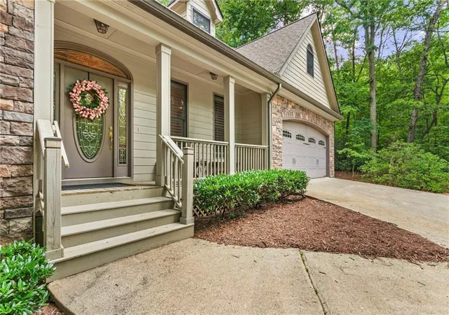 Photo 3 of Single family home for sale at 1556 Tamarack Dr, Jasper, GA 30143 | MLS# 7839854 | Listing updated on 2026-09-18