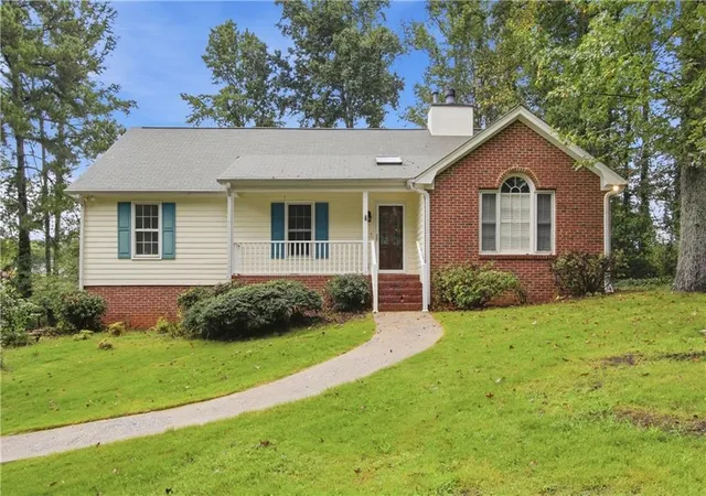 Photo 2 of Single family home for sale at 434 Indian Lake Ct, Hiram, GA 30141 | MLS# 7840026 | Listing updated on 2026-10-09