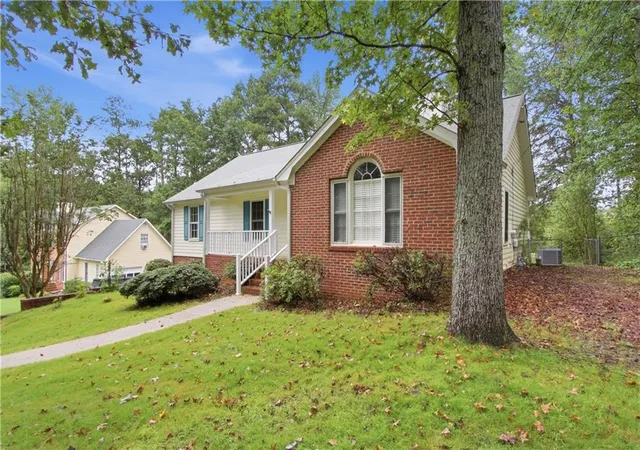 Photo 3 of Single family home for sale at 434 Indian Lake Ct, Hiram, GA 30141 | MLS# 7840026 | Listing updated on 2026-10-09