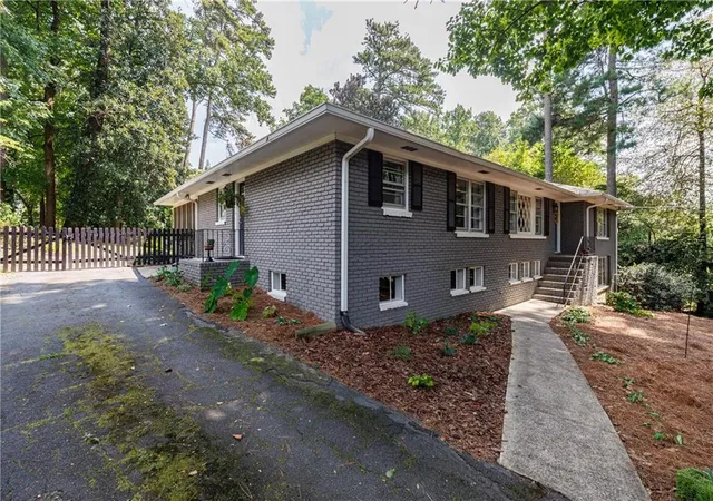 Photo 1 of Single family home for sale at 119 Rhodes Dr, Marietta, GA 30068 | MLS# 7833135 | Listing updated on 2026-10-30