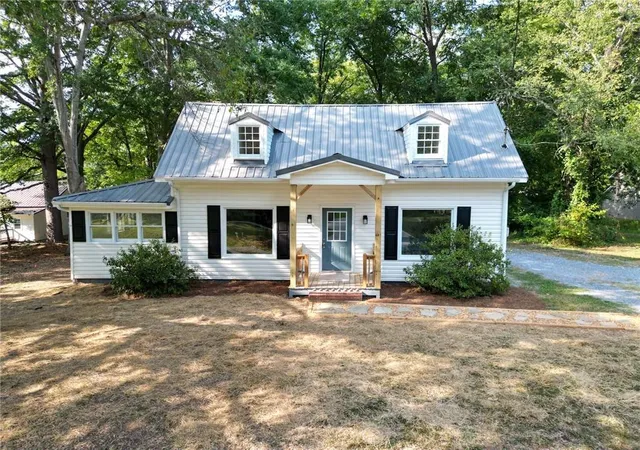Photo 1 of Single family home for sale at 806 Fairview Rd, Rockmart, GA 30153 | MLS# 7775192 | Listing updated on 2026-09-18