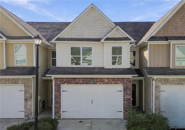Townhouse for sale at 110 Squarewood Ln, Cartersville, GA 30121 | MLS# 7841648